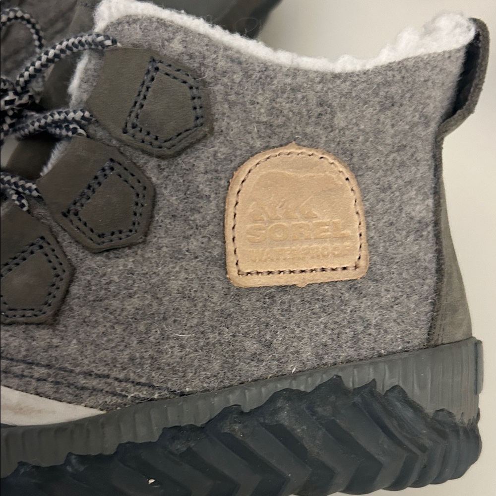 Sorel Snow Boots - Picture 3 of 7